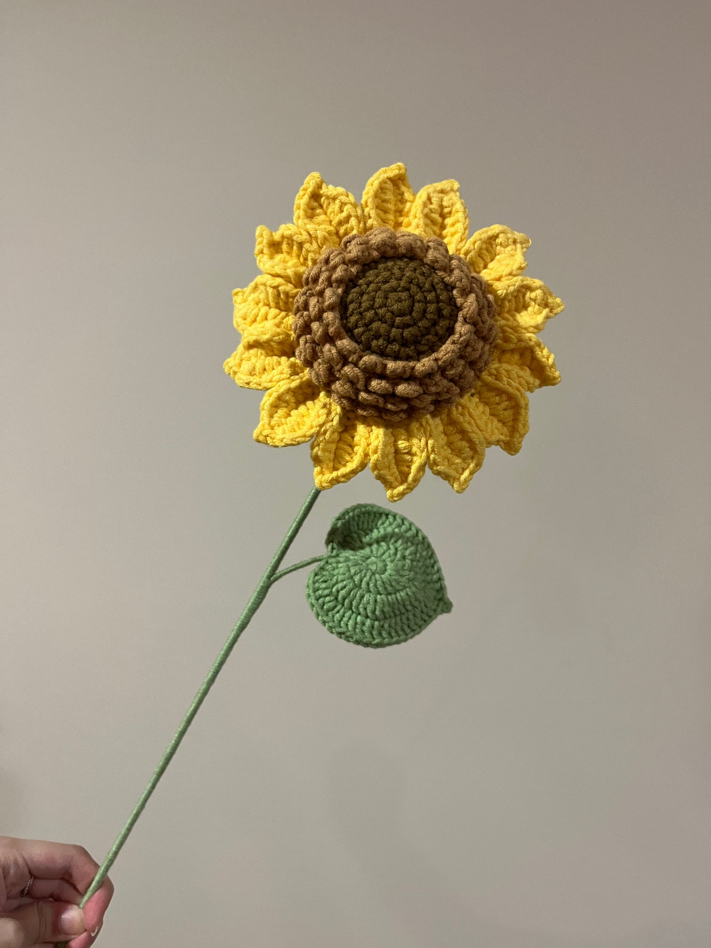 Single Stem Single-Layer Sunflower Bouquet with Pacakge