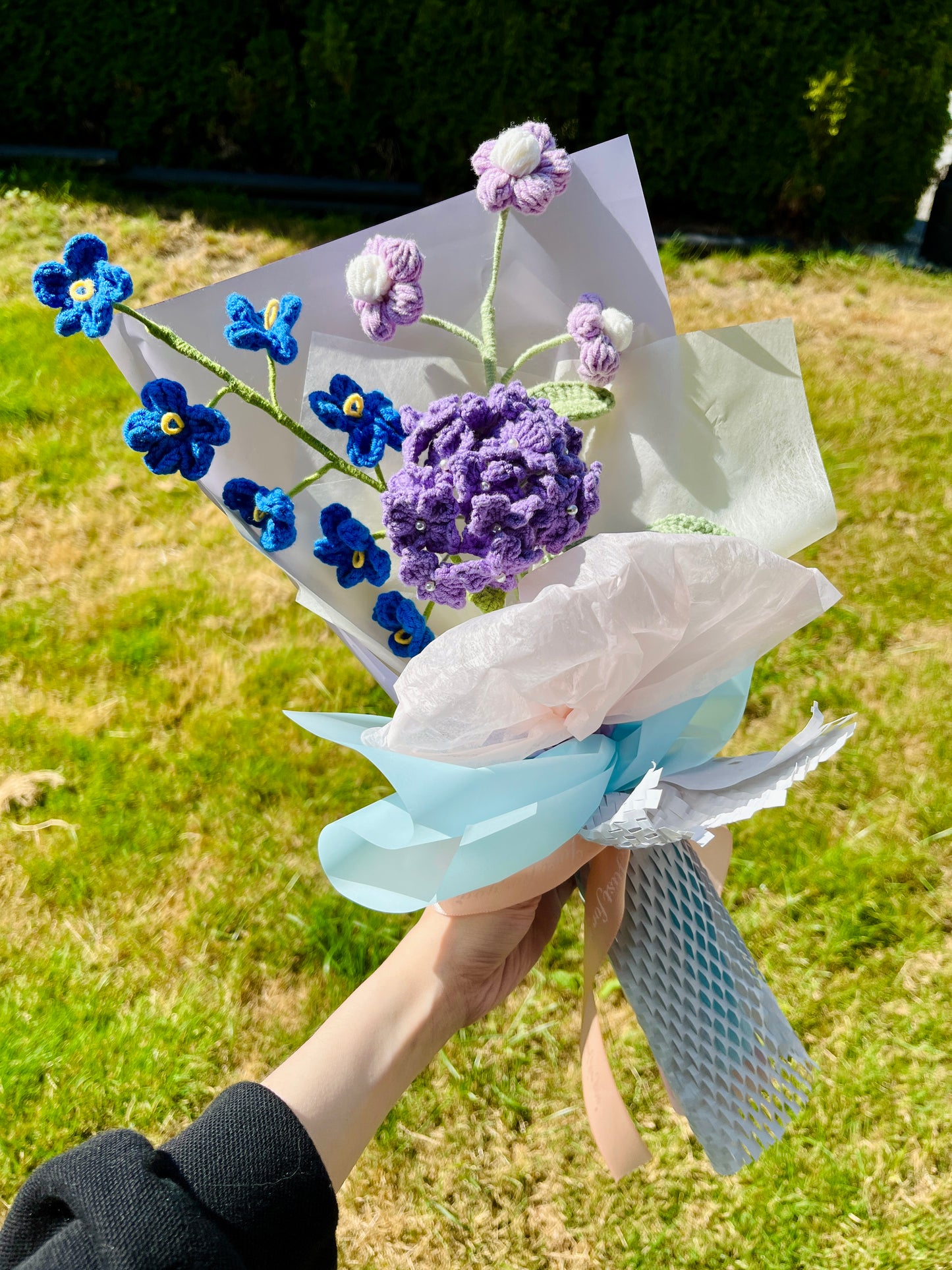 Mixed Small Hydrangea Crochet Flowers Bouquet with package