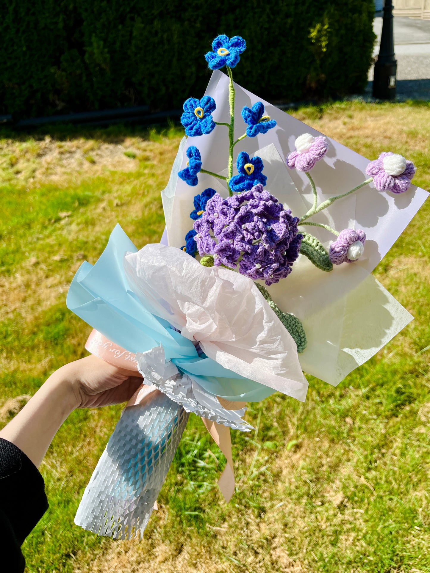 Mixed Small Hydrangea Crochet Flowers Bouquet with package