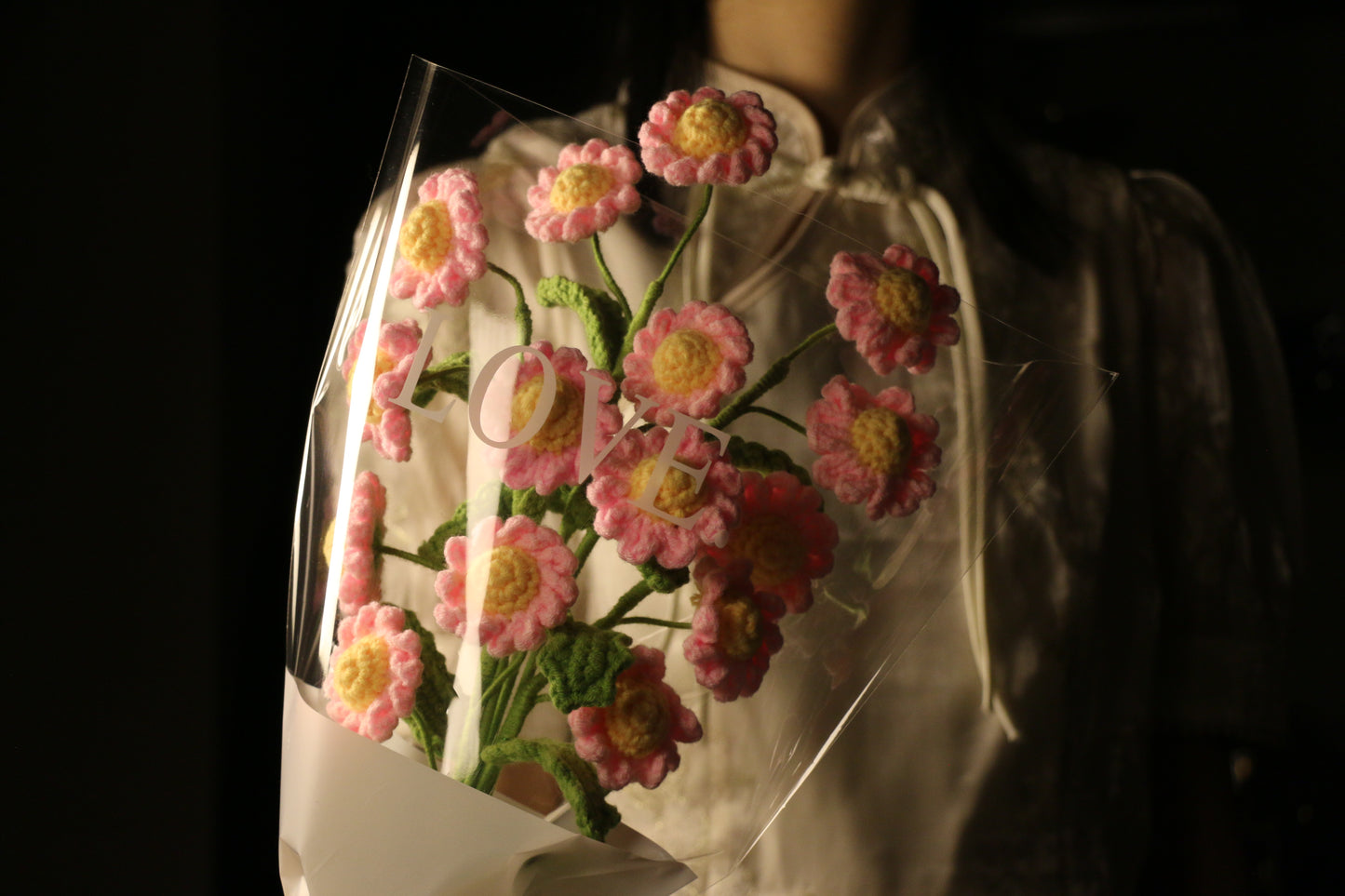 5 Stems Pink Daisy Bouquet with package