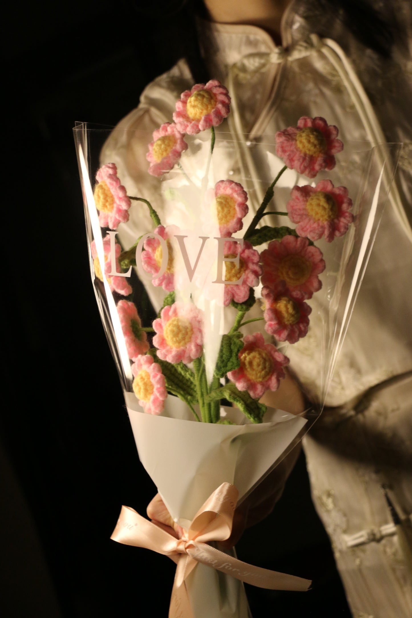 5 Stems Pink Daisy Bouquet with package