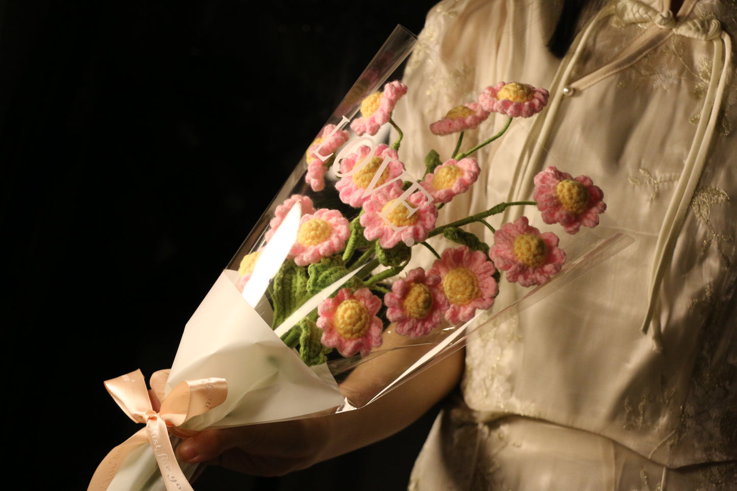 5 Stems Pink Daisy Bouquet with package