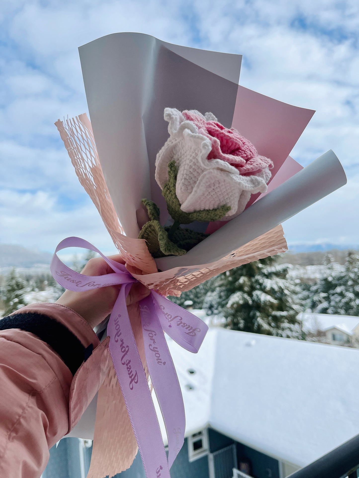Single Stem Pink Thai Rose Bouquet with Package