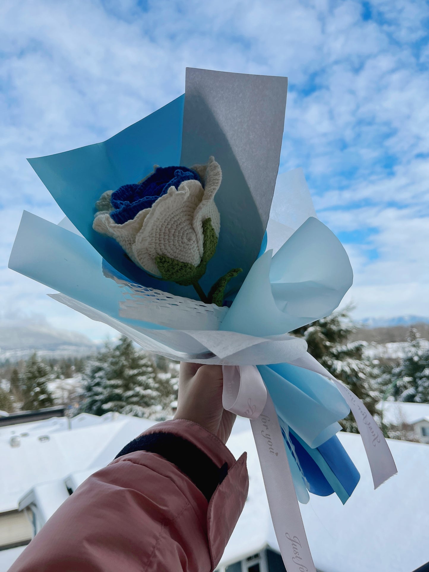 Single Stem Blue Thai Rose Bouquet with Package