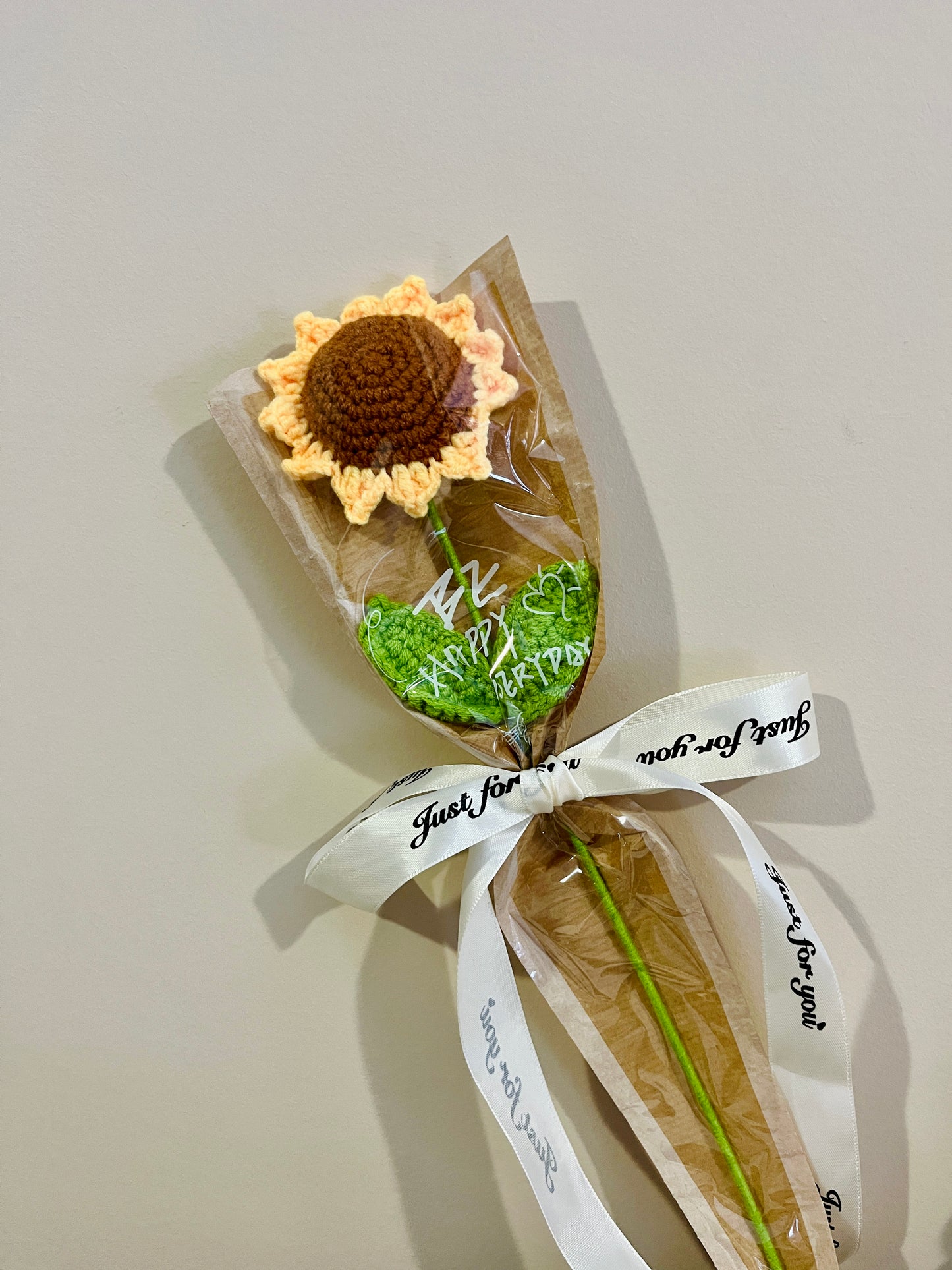 Single Stem Single-Layer Sunflower Bouquet with Pacakge
