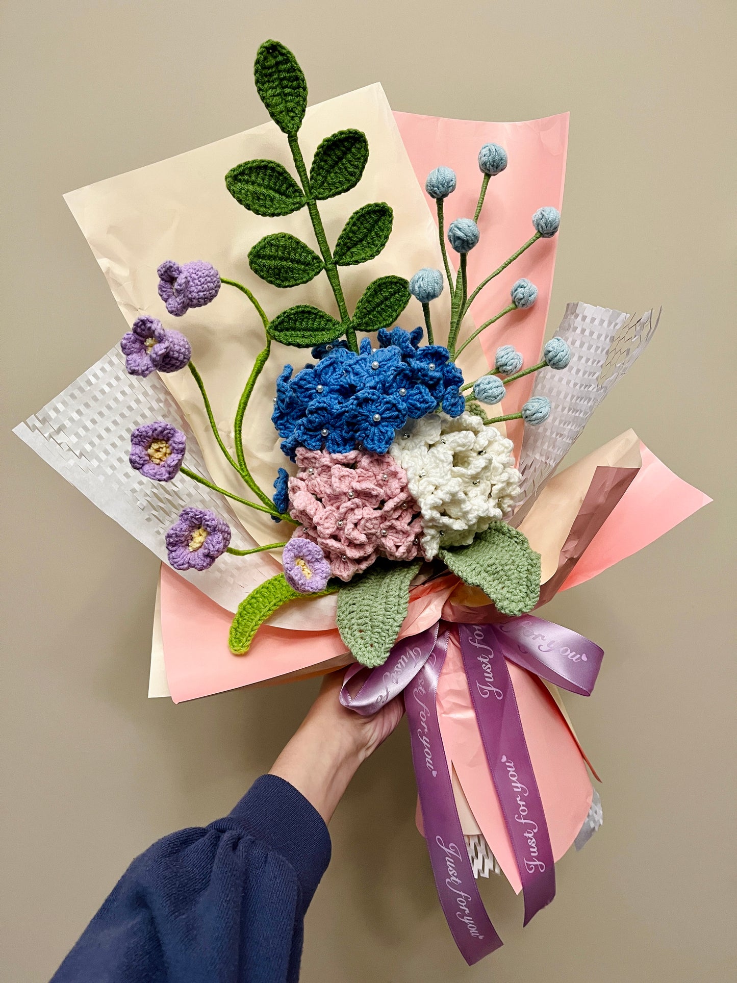 Mixed Hydrangea Crochet Flowers Bouquet with package