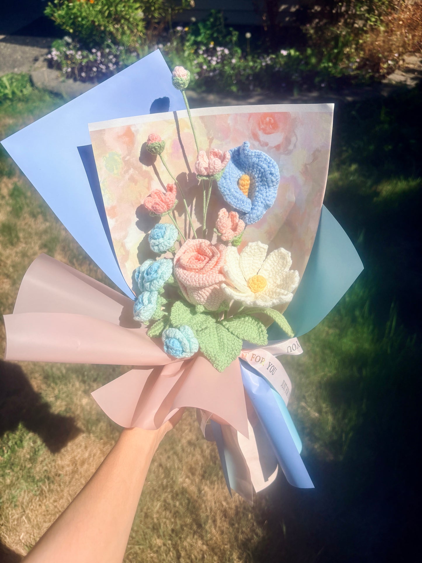 Mixed Pink & Blue Rose Bouquet with package