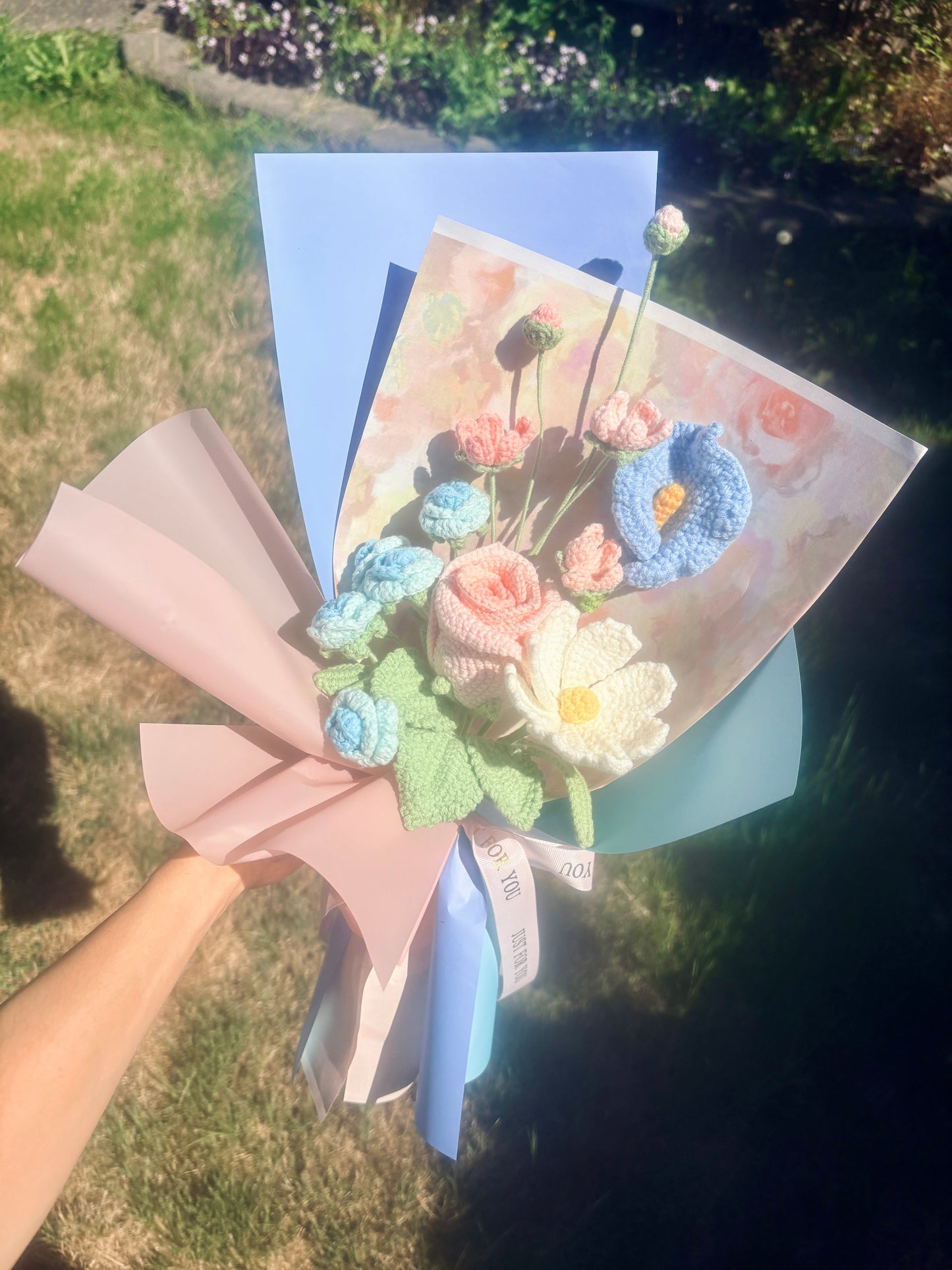 Mixed Pink & Blue Rose Bouquet with package