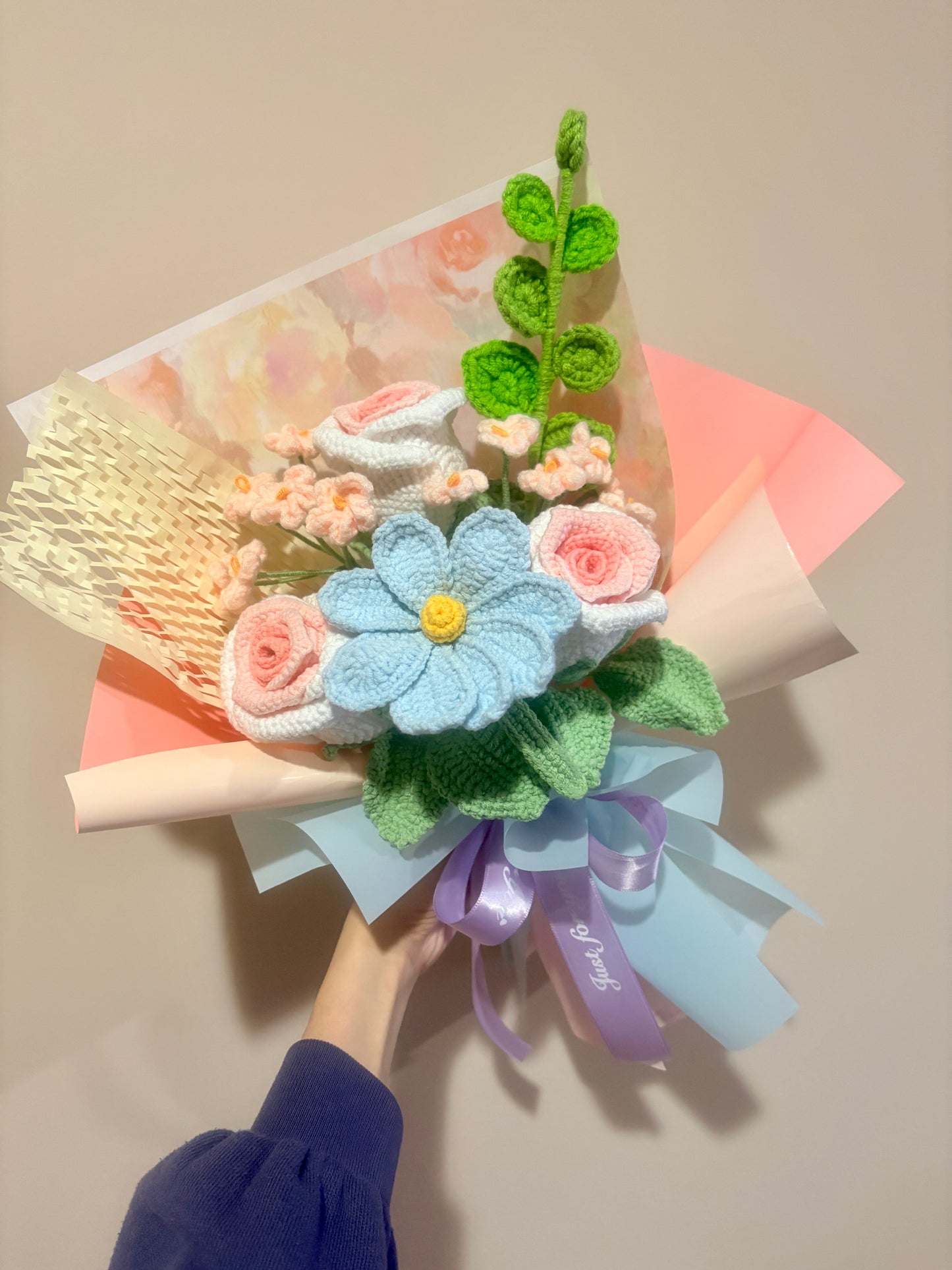 Mixed Pink & Blue Wine Rose Bouquet with package