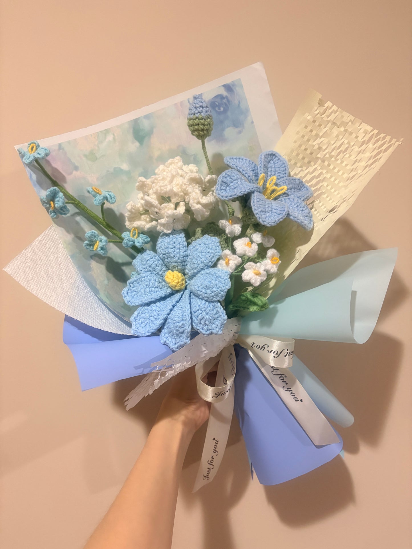 Mixed Blue & White Bouquet with package