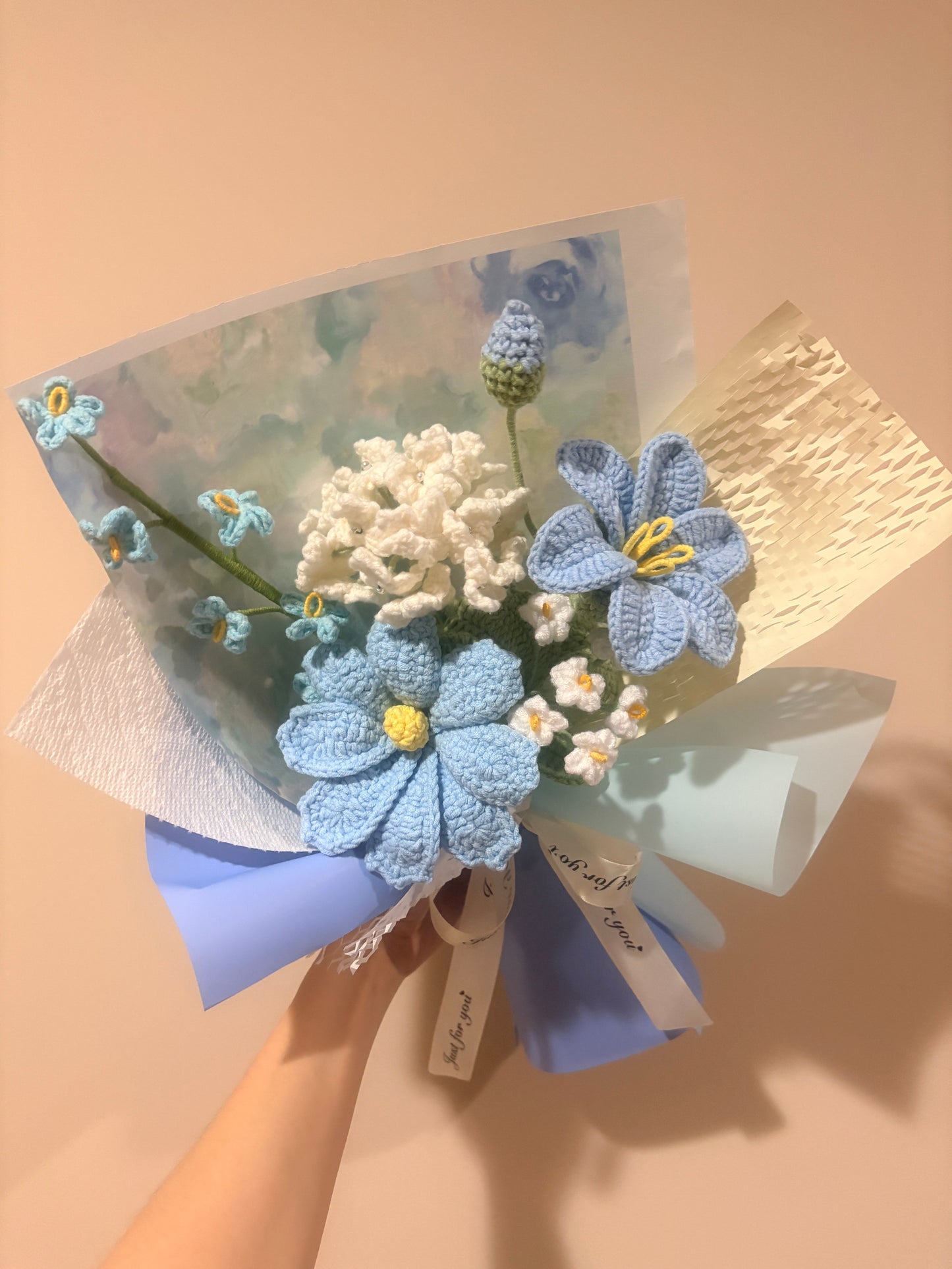Mixed Blue & White Bouquet with package