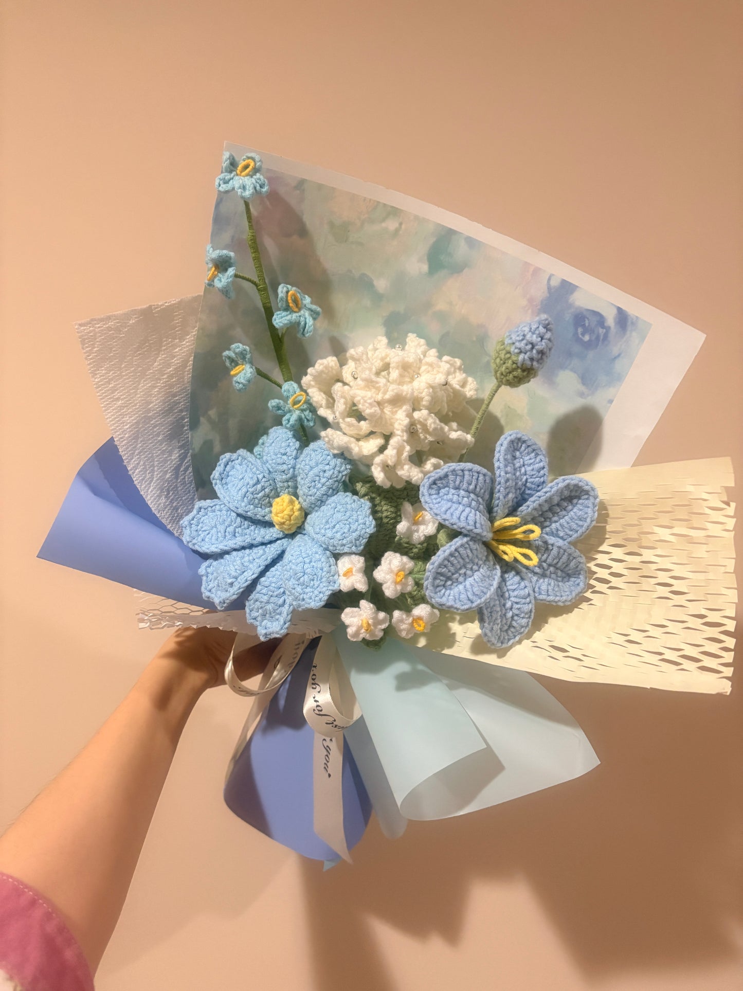 Mixed Blue & White Bouquet with package