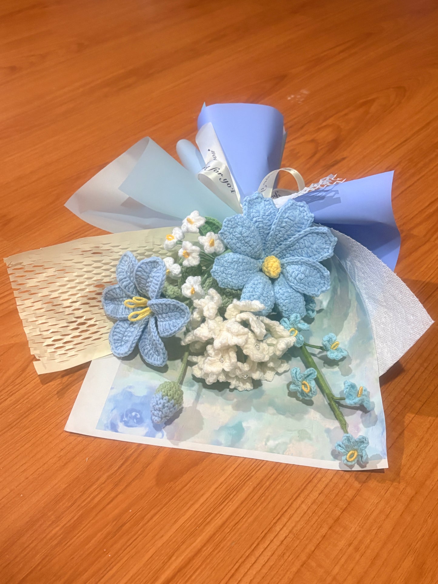 Mixed Blue & White Bouquet with package